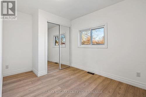 Back unit bedroom 3. - 396 Fairview Road, Fort Erie (Crescent Park), ON - Indoor Photo Showing Other Room