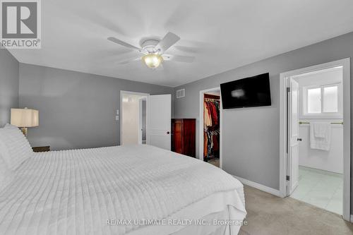74 Robinson Crescent, Whitby, ON - Indoor Photo Showing Bedroom