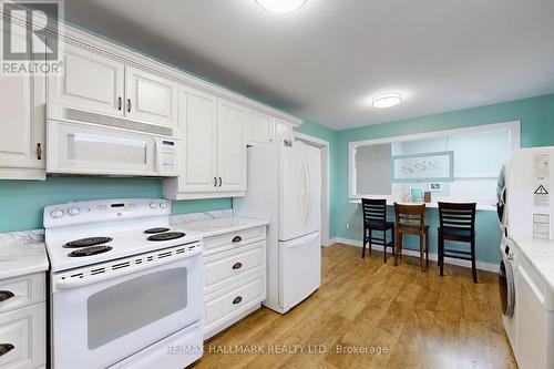 111 Kerr Boulevard, New Tecumseth, ON - Indoor Photo Showing Kitchen