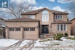 2191 DUNVEGAN AVENUE  Oakville, ON L6J 6P2