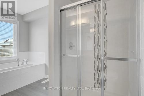 527 Rowers Way, Ottawa, ON - Indoor Photo Showing Bathroom