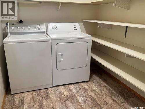 239 960 E Assiniboine Avenue, Regina, SK - Indoor Photo Showing Laundry Room