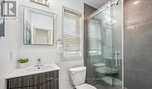 570 Victoria Street S, Kitchener, ON - Indoor Photo Showing Bathroom