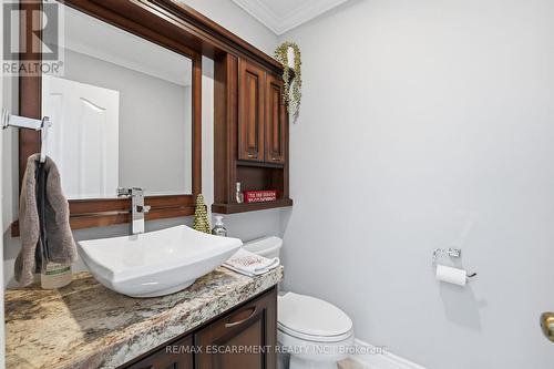 5940 Young Street, Grimsby, ON - Indoor Photo Showing Bathroom