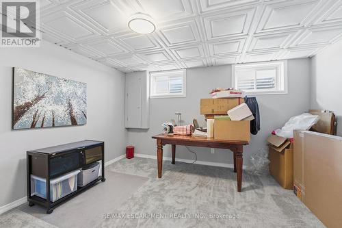 5940 Young Street, Grimsby, ON - Indoor Photo Showing Other Room