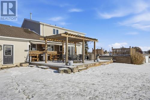 5940 Young Street, Grimsby, ON - Outdoor