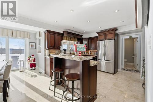 5940 Young Street, Grimsby, ON - Indoor Photo Showing Kitchen