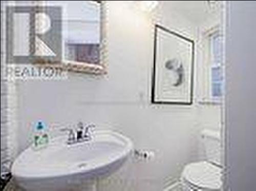 26 Summerhill Avenue, Toronto, ON - Indoor Photo Showing Bathroom