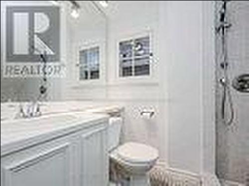 26 Summerhill Avenue, Toronto, ON -  Photo Showing Bathroom