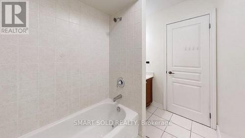 4123 Shipp Drive, Mississauga, ON - Indoor Photo Showing Bathroom