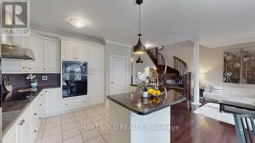 4123 Shipp Drive, Mississauga, ON - Indoor Photo Showing Kitchen