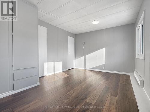 33 Julie Lane, Horton, ON - Indoor Photo Showing Other Room