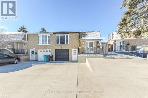 103 Salisbury Circle, Brampton, ON - Outdoor With Facade