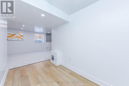 103 Salisbury Circle, Brampton, ON - Indoor