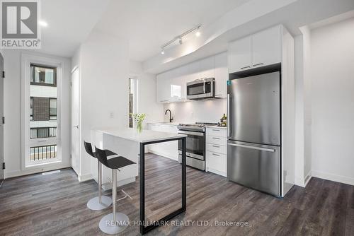 Th1 - 40 Ed Clark Gardens, Toronto, ON - Indoor Photo Showing Kitchen