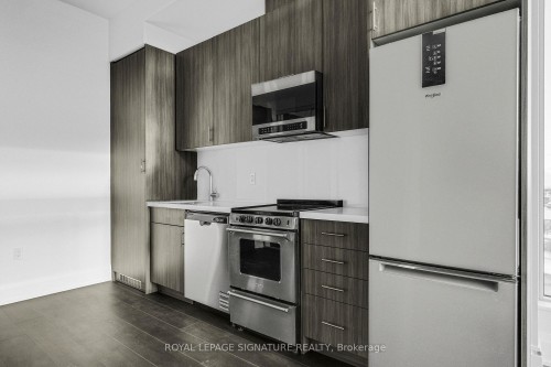 Ph111-412 Silver Maple Road, Oakville, ON - Indoor Photo Showing Kitchen With Stainless Steel Kitchen