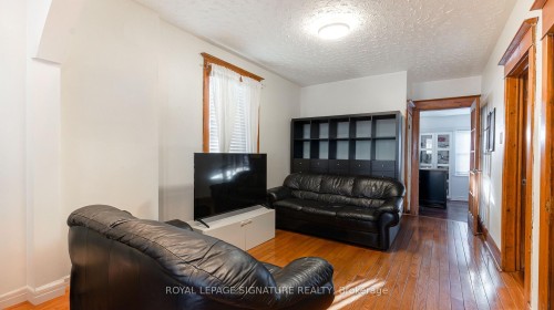 81 Lambton Avenue, Toronto, ON - Indoor Photo Showing Living Room
