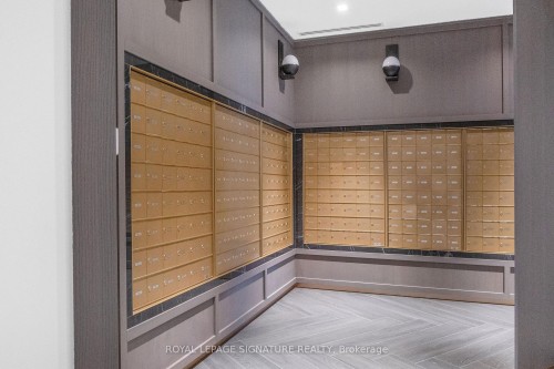 518-395 Dundas Street W, Oakville, ON - Indoor Photo Showing Other Room