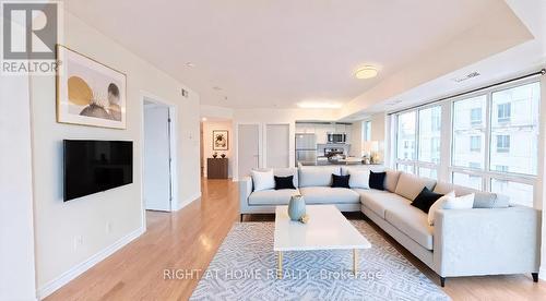 1901 - 234 Rideau Street, Ottawa, ON - Indoor Photo Showing Living Room