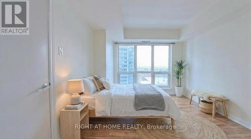 1901 - 234 Rideau Street, Ottawa, ON - Indoor Photo Showing Bedroom