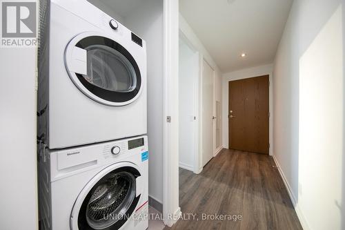 1103 - 1000 Portage Parkway, Vaughan, ON - Indoor Photo Showing Laundry Room