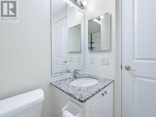 815 - 9225 Jane Street, Vaughan, ON - Indoor Photo Showing Bathroom