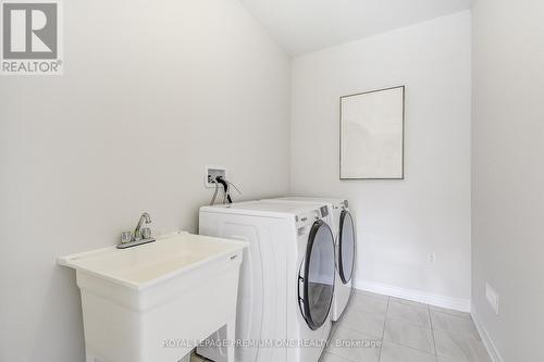 432 Kennedy Circle, Milton, ON - Indoor Photo Showing Laundry Room