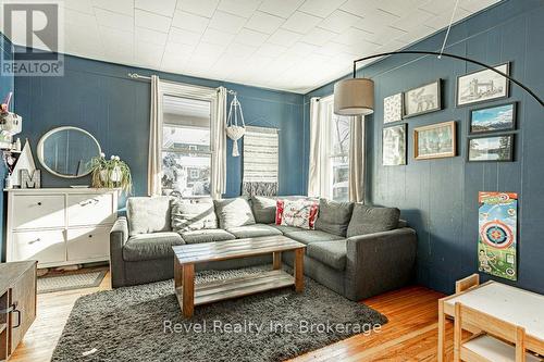226 Oxford Street, Ingersoll (Ingersoll - South), ON - Indoor Photo Showing Living Room