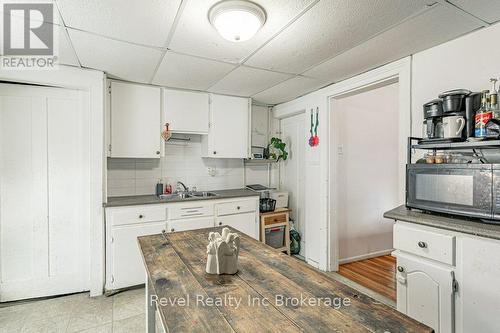 226 Oxford Street, Ingersoll (Ingersoll - South), ON - Indoor Photo Showing Kitchen With Double Sink