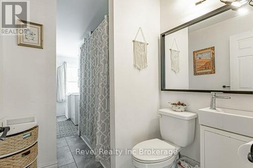 226 Oxford Street, Ingersoll (Ingersoll - South), ON - Indoor Photo Showing Bathroom