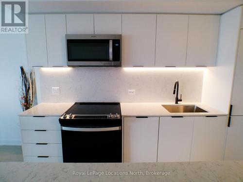 322 - 31 Huron Street, Collingwood, ON - Indoor Photo Showing Kitchen