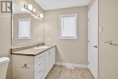 Ensuite - 168 Bandelier Way W, Ottawa, ON - Indoor Photo Showing Bathroom
