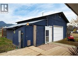 Shop, storage and root cellar - 