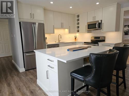 17 - 163 Pine Valley Drive, London South (South N), ON - Indoor Photo Showing Kitchen With Upgraded Kitchen