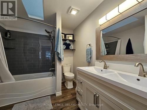 17 - 163 Pine Valley Drive, London South (South N), ON - Indoor Photo Showing Bathroom
