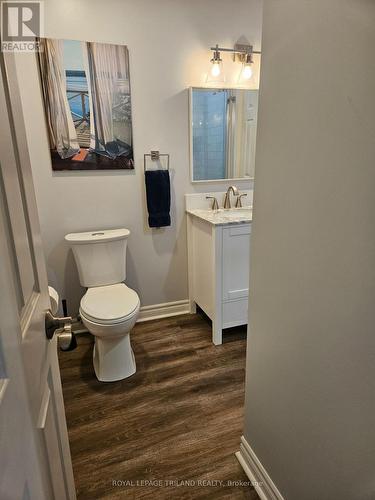 17 - 163 Pine Valley Drive, London South (South N), ON - Indoor Photo Showing Bathroom