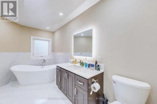 10 Oxfordshire Street, Markham, ON - Indoor Photo Showing Bathroom