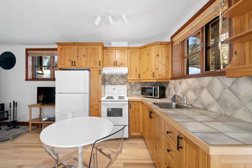 Cuisine - 1727  - 1737 Ch. De La Gare, Val-Morin, QC - Indoor Photo Showing Kitchen