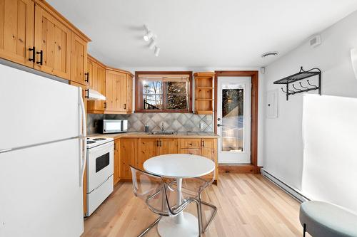 Dinette - 1727  - 1737 Ch. De La Gare, Val-Morin, QC - Indoor Photo Showing Kitchen