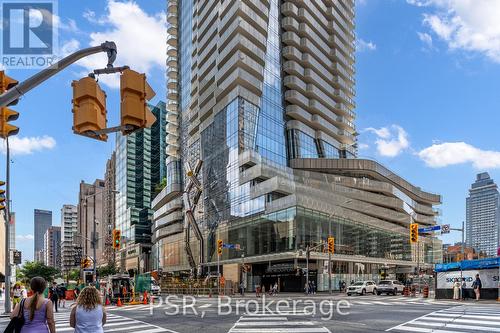 410 - 1 Bloor Street E, Toronto, ON - Outdoor With Facade