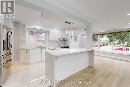 7 Stoney Creek Drive, Toronto, ON - Indoor Photo Showing Kitchen With Upgraded Kitchen