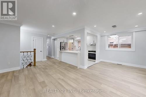 7 Stoney Creek Drive, Toronto, ON - Indoor