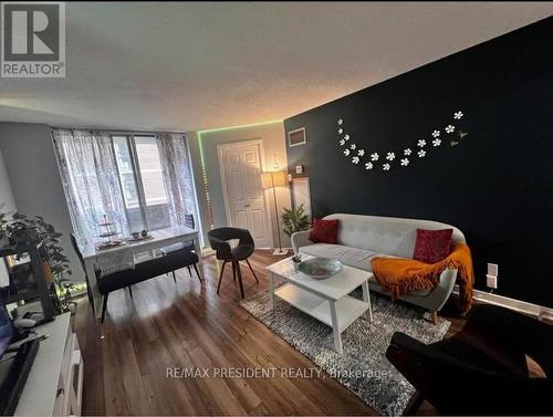 216 - 60 Homewood Avenue, Toronto, ON - Indoor Photo Showing Living Room