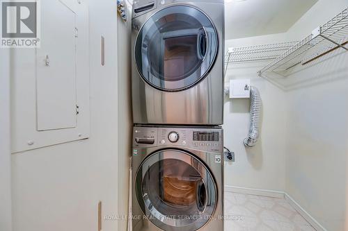 405 - 240 Scarlett Road, Toronto, ON - Indoor Photo Showing Laundry Room