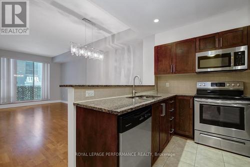 107 - 200 Besserer Street, Ottawa, ON - Indoor Photo Showing Kitchen