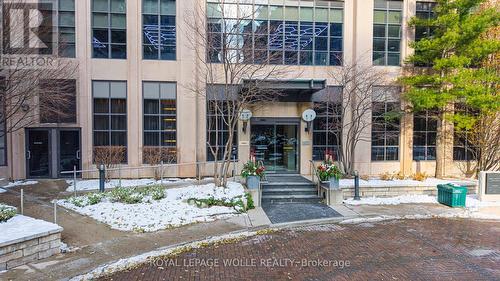 2123 - 500 Doris Avenue, Toronto, ON - Outdoor With Facade