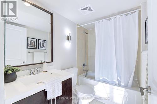 2123 - 500 Doris Avenue, Toronto, ON - Indoor Photo Showing Bathroom