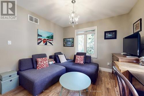 2169 Paisley Avenue, Burlington, ON - Indoor Photo Showing Living Room