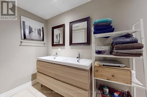 2169 Paisley Avenue, Burlington, ON - Indoor Photo Showing Bathroom