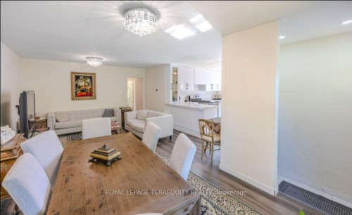 25 Bailey Crescent, Aurora, ON 